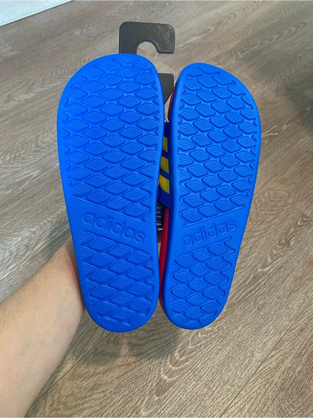 NWT Adidas comfort Seleccion Colombia slides